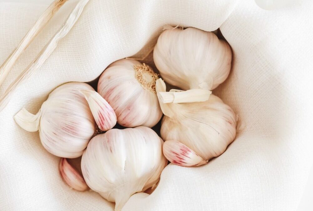 Do Onions & Garlic Grow Hair? Does It Prevent Hair Loss? - Aziz Aksöz